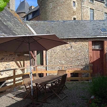 Charming Detached 2 Bedroom Ancient House In Medieval Quarter Of A Small Town In The Pays De La Loire, France Sillé-le-Guillaume 외부 사진