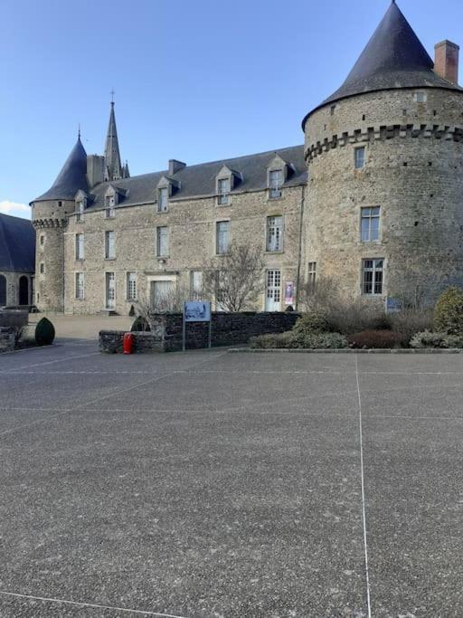 Charming Detached 2 Bedroom Ancient House In Medieval Quarter Of A Small Town In The Pays De La Loire, France Sillé-le-Guillaume 외부 사진