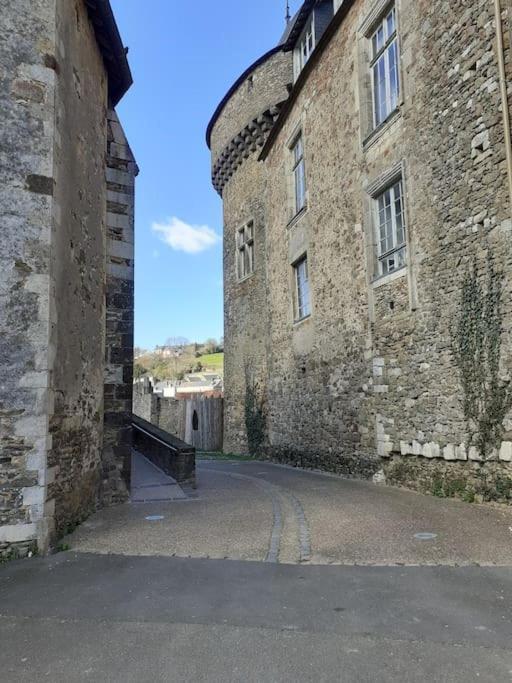 Charming Detached 2 Bedroom Ancient House In Medieval Quarter Of A Small Town In The Pays De La Loire, France Sillé-le-Guillaume 외부 사진