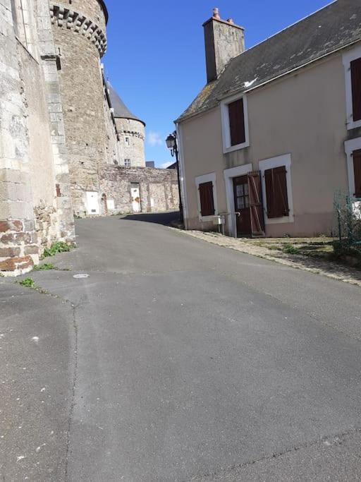 Charming Detached 2 Bedroom Ancient House In Medieval Quarter Of A Small Town In The Pays De La Loire, France Sillé-le-Guillaume 외부 사진